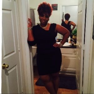 VENUS Dresses - Black one sleeve dress VENUS Dresses - Black one sleeve dress